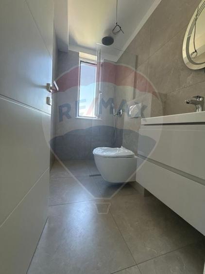 Casa / Vila cu 4 camere de vanzare - 6