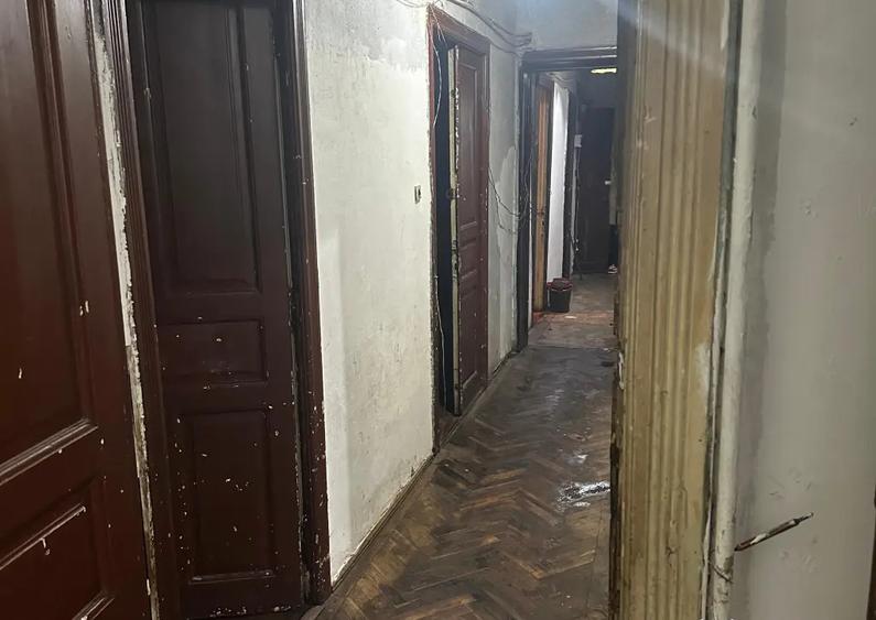 Apartament 3 camere 80,40 mp decomandat Vila veche tip bloc - 1