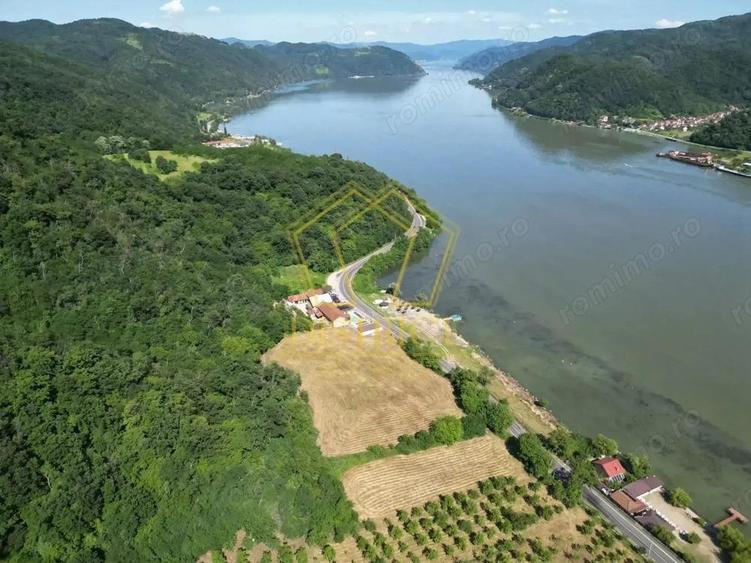 Teren intravilan cu iesire la Dunare | Clisura Dunarii - 2