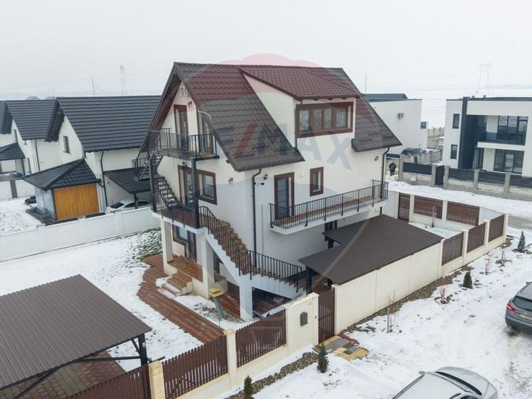 Casa cu 9 camere, teren 501 mp,  Harman! - 3