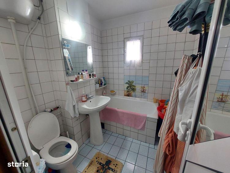 Vand apartament 2 camere etaj 3 Centru in spate la Casa de cultura - 8
