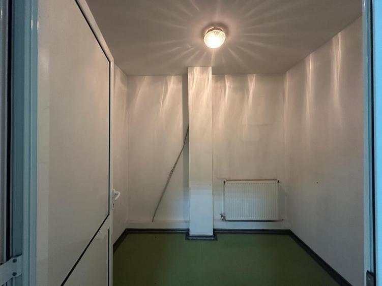 Spatiu/ hala langa intersectie cu Mega Image - sos. Nicolina - 25