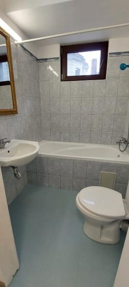 Inchiriez apartament 3 camere - 6