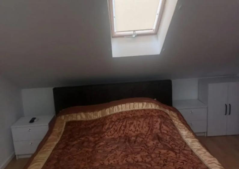 Apartament 3 camere, mansarda in ZONA CENTRALA - 4