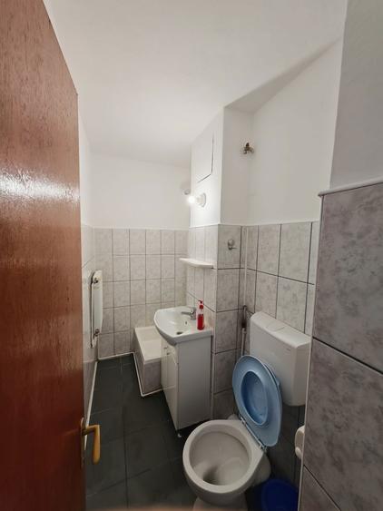 Inchiriez garsoniera decomandata str. ONCESTI - 5