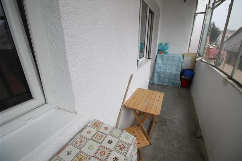 Zona Miron Costin - apartament 3 camere - etajul 2 - 12