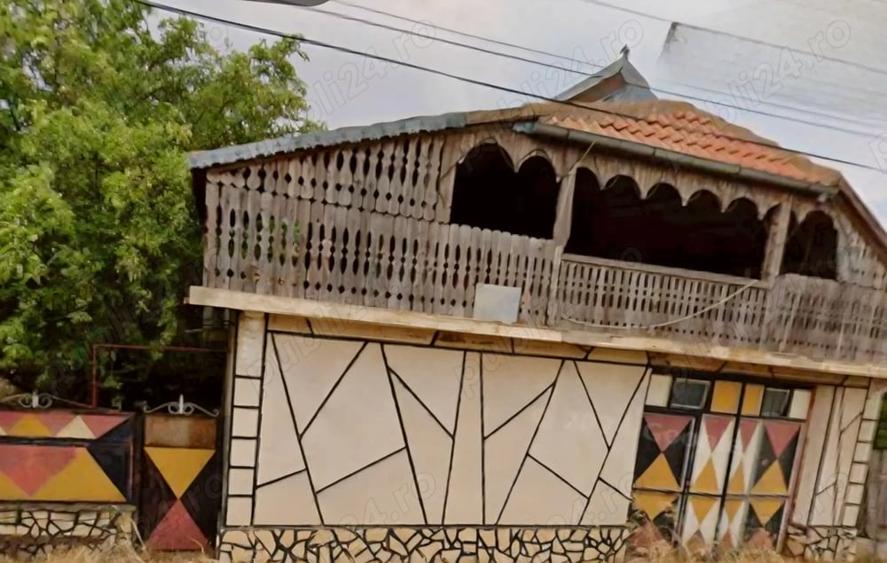 Casă cu Teren 2522 Mp în Cerna