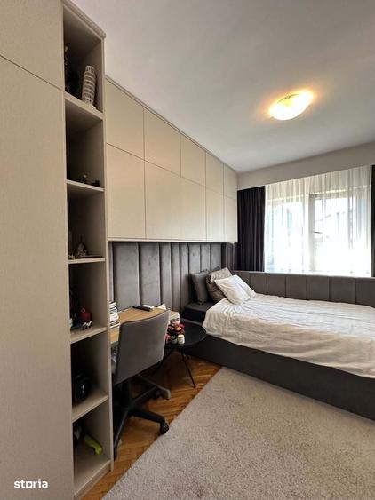 Apartament cu 4 camere decomandat în Micro 16