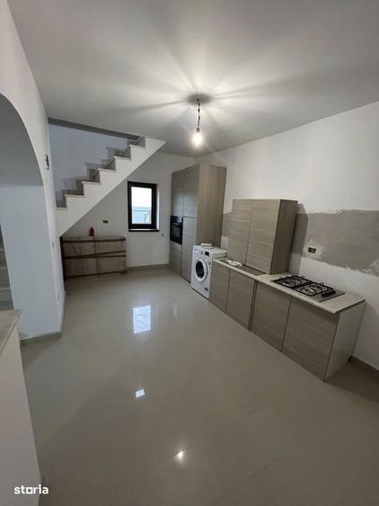 De vanzare casa ?i teren, suprafata teren de 1090mp, P+E - 5