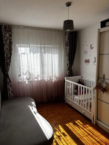 Inchiriez apartament cu 3 camere - 7