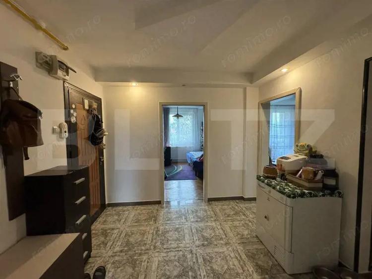 Apartament de vanzare, cu 3 camere decomandat, 61 mp, zona Progresul - 8