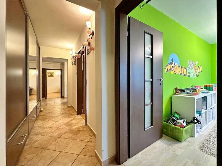 Apartament cu Structura Generoasa si Priveliste Deosebita - 12