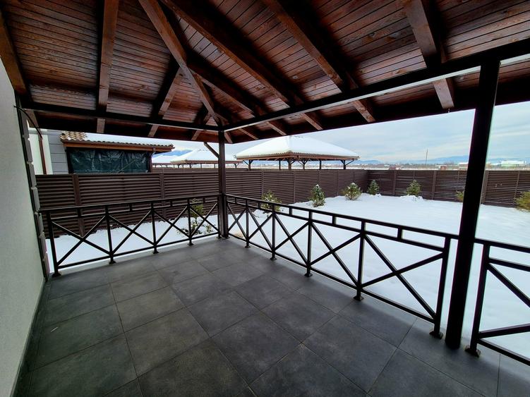 Casa individuala -4 camere-  curte spațioasă - 28