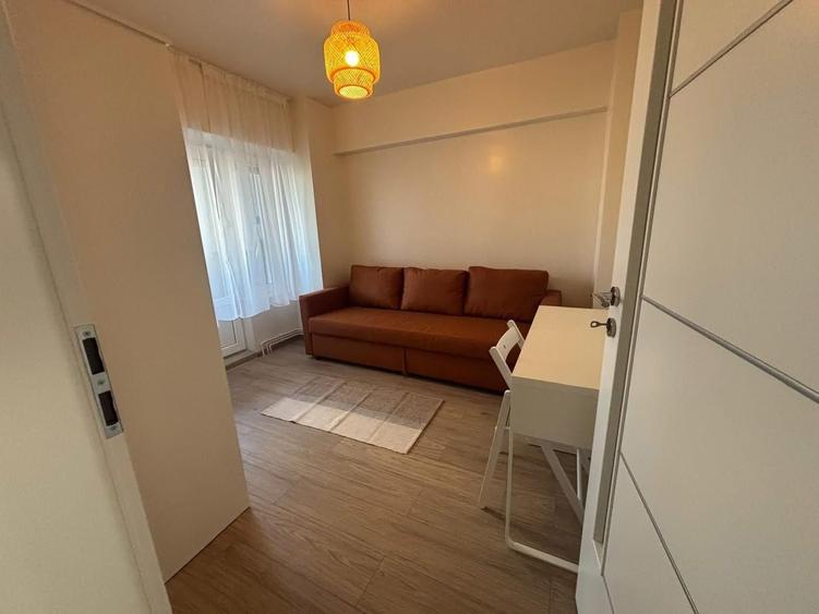 Apartament cu 3 camere în Centru Civic