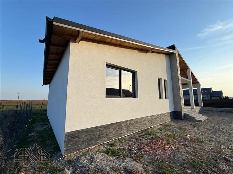 Casă cu 3 camere cu Teren 400 Mp în Nord-Est