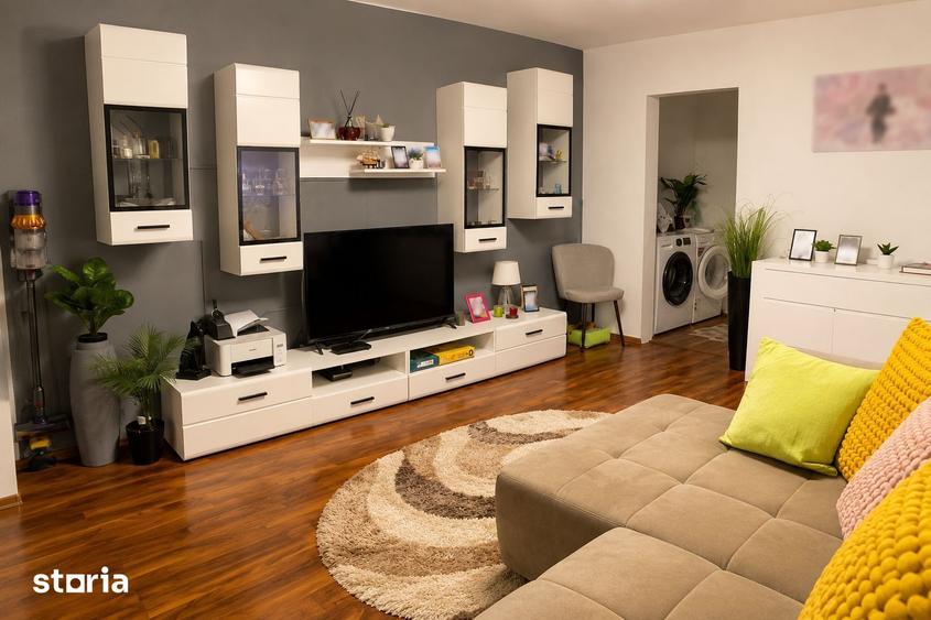 Apartament cu 2 camere semidecomandat, mobilat în Est