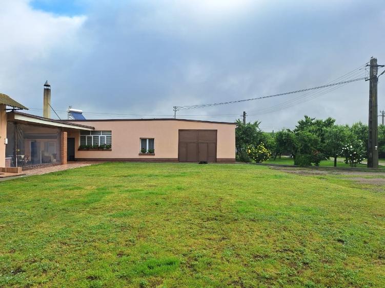 Casă individuală cu 4 camere cu Canalizare în Faraoani