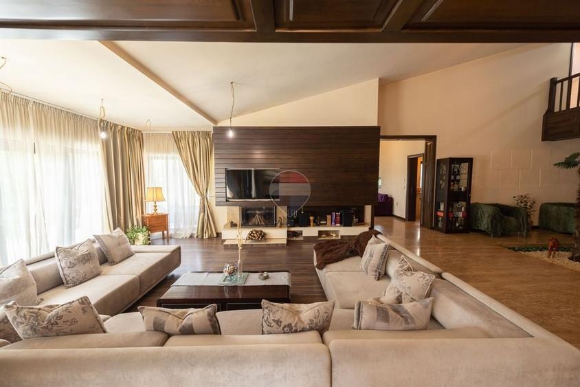 Casă individuală cu 6 camere cu Piscina în Berceni