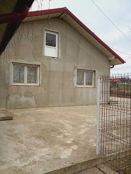 Duplex cu 3 camere cu Teren 2800 Mp în Exterior Sud