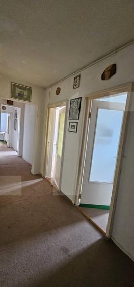 Apartament cu 3 camere decomandat în Spitalului