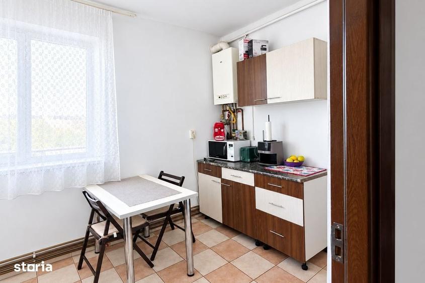 Apartament cu 2 camere semidecomandat, mobilat în Horea