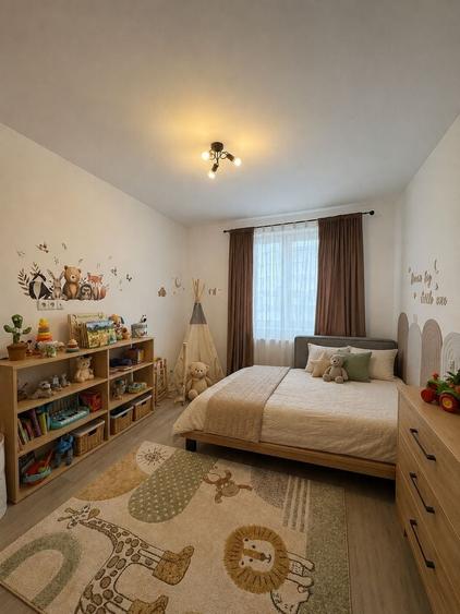 Apartament cu 3 camere decomandat în Exterior Vest