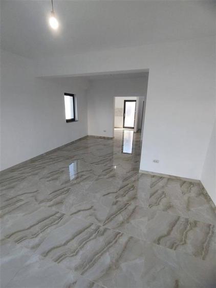 Casă cu 3 camere cu Teren 300 Mp în Valea Lupului