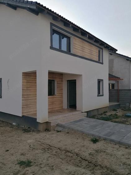 Casă cu Teren 420 Mp în Șag