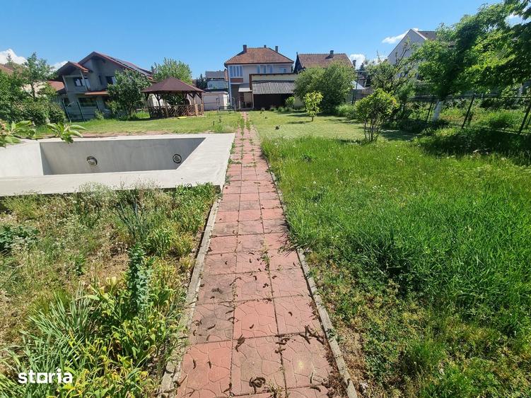 Casă cu 7 camere decomandat cu Teren 767 Mp în Ultracentral