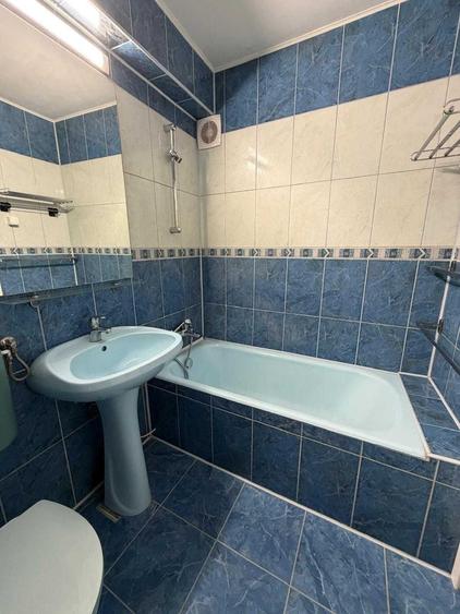 Apartament cu 3 camere semidecomandat în Iancului