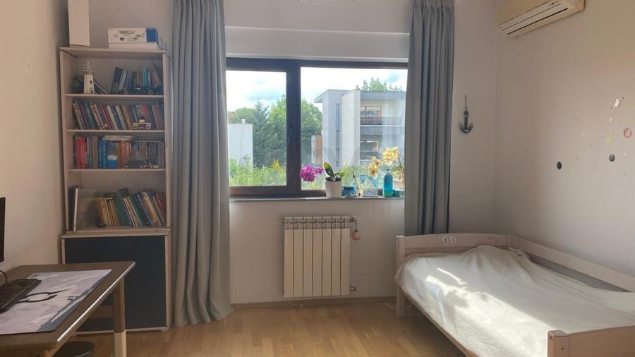 Apartament cu 4 camere decomandat, mobilat în Pipera