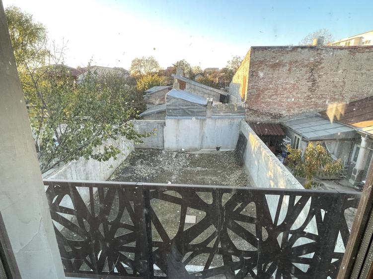 Casă cu 4 camere în Nicolae Bălcescu