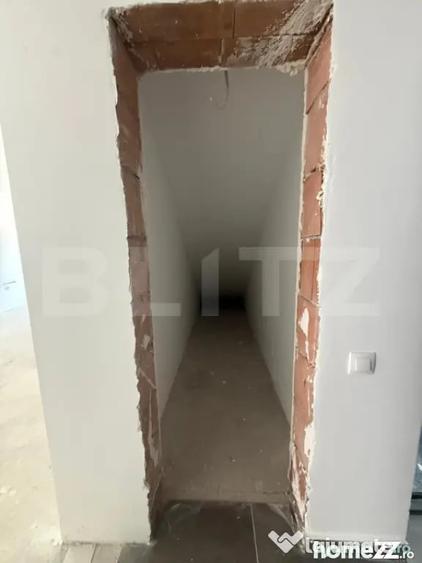 Apartament cu 3 camere semidecomandat în Semicentral