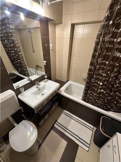 Apartament cu 4 camere decomandat în Turda