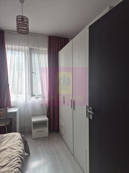Apartament cu 3 camere decomandat în Tineretului