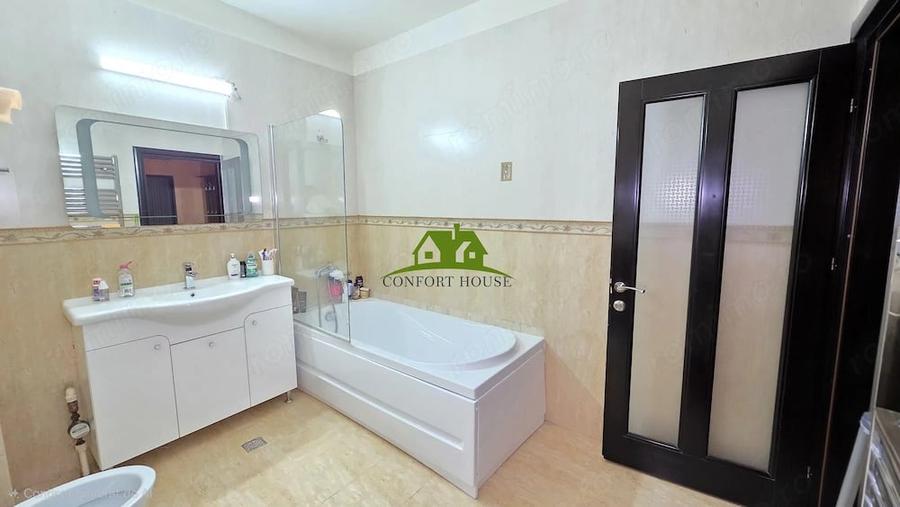 Apartament cu 3 camere decomandat în Căzănești (Râmnicu Vâlcea)