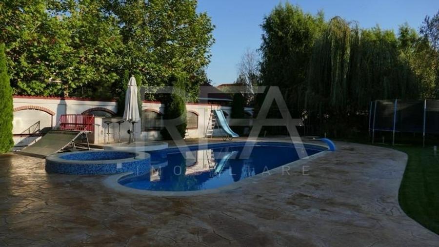 Casă individuală cu 7 camere cu Piscina în Iancu Nicolae