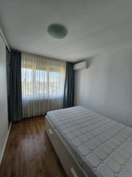 Apartament cu 2 camere decomandat în Titan
