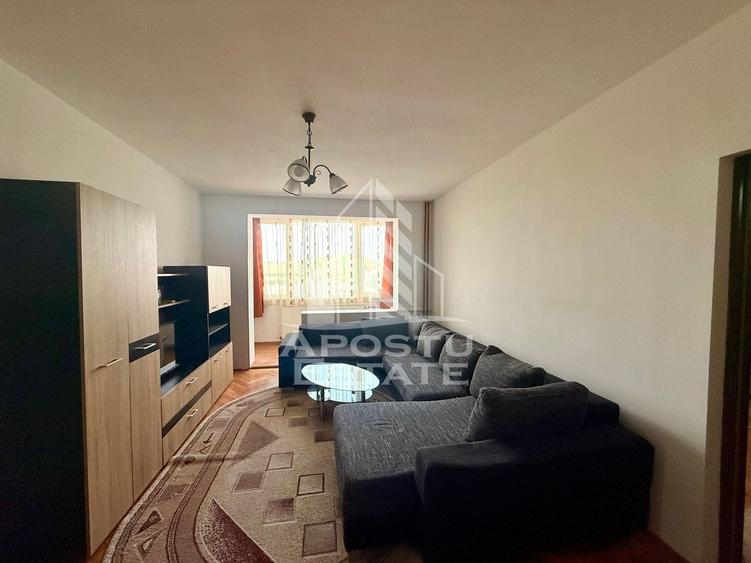 Apartament cu 2 camere semidecomandat, mobilat în Complex Studențesc