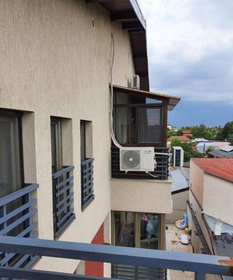 Apartament cu 4 camere semidecomandat în Bucureștii Noi