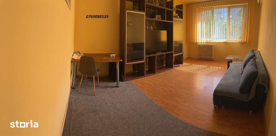 Apartament cu 3 camere decomandat în Drumul Taberei