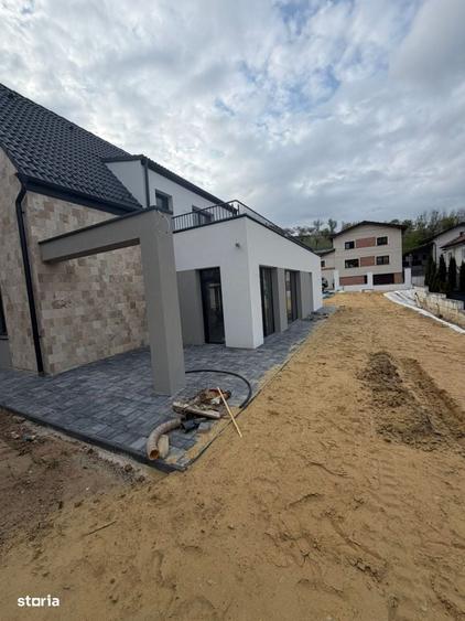 Casă cu 4 camere în Central