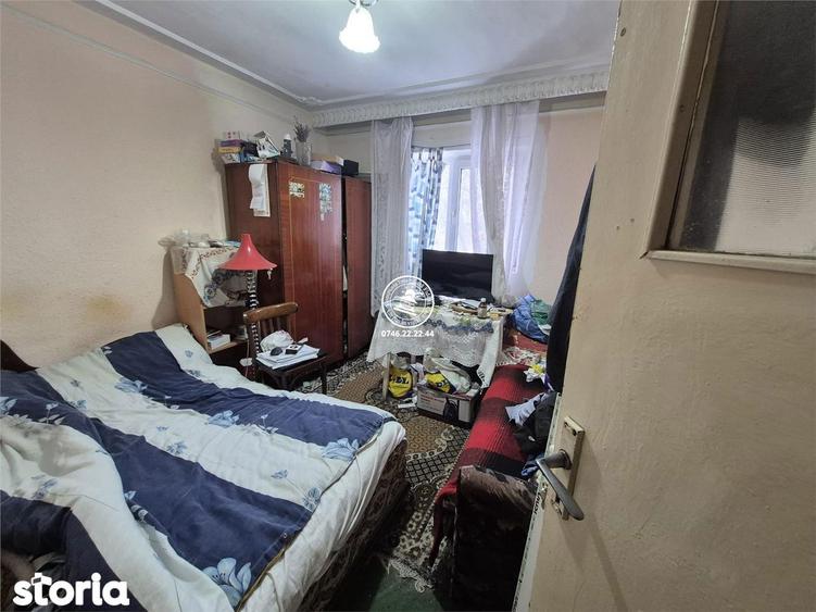 Apartament cu 3 camere semidecomandat în Dacia