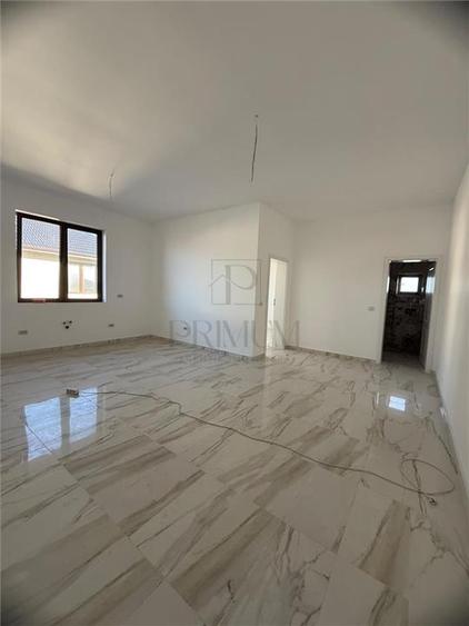 Duplex cu 5 camere cu Canalizare în Moșnița Nouă