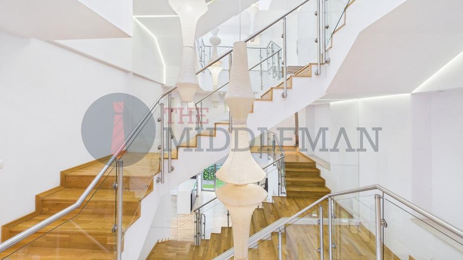 Casă individuală cu 5 camere cu Piscina în Băneasa