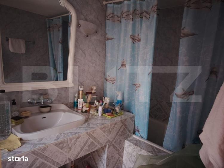 Casă cu 4 camere în Ungureni
