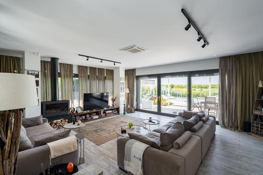 Vila individuala cu piscina si deschidere la lac - Izvorani, zona exclusivista - 10