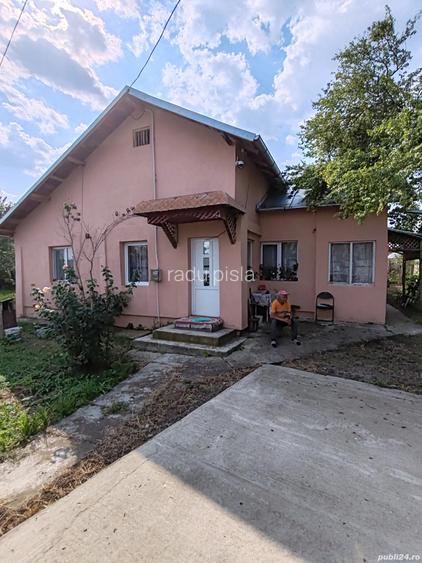 Proprietar vand casa in comuna Podenii Noi sat Valea Dulce