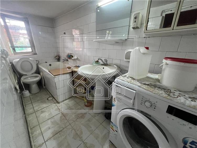 Casa de vanzare in Sibiu -  4 camere, curte, acces auto - 11