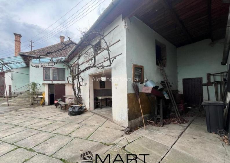 Casa cu teren de 1270 m Gura Raului